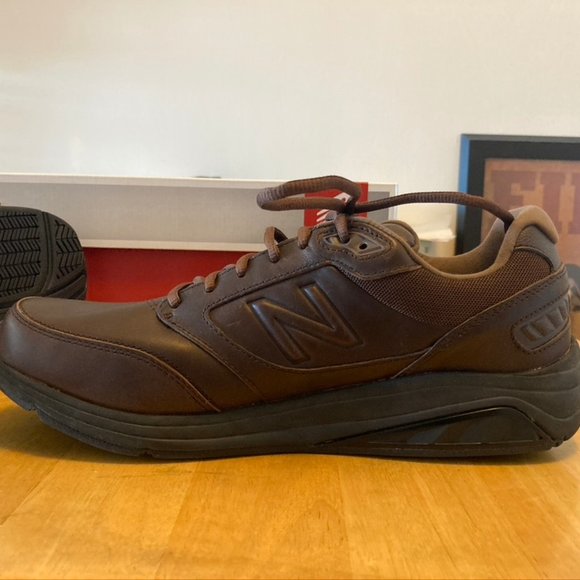 new balance 411v2 mens walking shoes